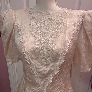 Scott McClintock Ivory Lace sz 10 
new vintage and has sale tag